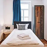 فندق Boutique-hotel Kronenstuben - Unschlagbare Zentrumsnaehe Direkt Am Marstall & Marktplatz - Schloss In 3 Min - Fruehstueck - Langzeitmiete 3*
