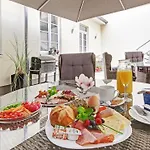Hotel Boutique-hotel Kronenstuben - Unschlagbare Zentrumsnähe Direkt Am Marstall&marktplatz - Schloss In 3 Min - Frühstück - Langzeitmiete Ludwigsburg