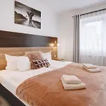 Boutique-hotel Kronenstuben - Unschlagbare Zentrumsnaehe Direkt Am Marstall & Marktplatz - Schloss In 3 Min - Fruehstueck - Langzeitmiete فندق