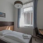 Boutique-hotel Kronenstuben - Unschlagbare Zentrumsnaehe Direkt Am Marstall & Marktplatz - Schloss In 3 Min - Fruehstueck - Langzeitmiete فندق