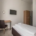 Boutique-hotel Kronenstuben - Unschlagbare Zentrumsnaehe Direkt Am Marstall & Marktplatz - Schloss In 3 Min - Fruehstueck - Langzeitmiete فندق