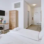Boutique-hotel Kronenstuben - Unschlagbare Zentrumsnaehe Direkt Am Marstall & Marktplatz - Schloss In 3 Min - Fruehstueck - Langzeitmiete لودفيغسبرغ