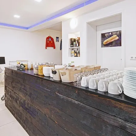 מלון Boutique-hotel Kronenstuben - Unschlagbare Zentrumsnaehe Direkt Am Marstall & Marktplatz - Schloss In 3 Min - Fruehstueck - Langzeitmiete 3*