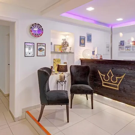 מלון Boutique-hotel Kronenstuben - Unschlagbare Zentrumsnaehe Direkt Am Marstall & Marktplatz - Schloss In 3 Min - Fruehstueck - Langzeitmiete 3*