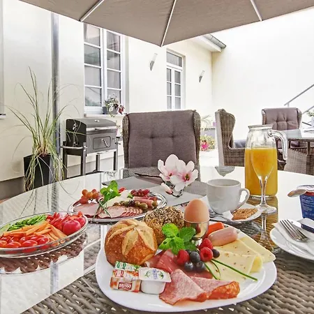 Hotel Boutique-hotel Kronenstuben - Unschlagbare Zentrumsnaehe Direkt Am Marstall & Marktplatz - Schloss In 3 Min - Fruehstueck - Langzeitmiete Ludwigsburg