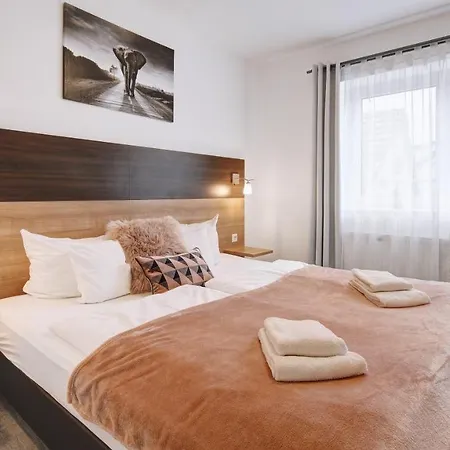 Boutique-hotel Kronenstuben - Unschlagbare Zentrumsnaehe Direkt Am Marstall & Marktplatz - Schloss In 3 Min - Fruehstueck - Langzeitmiete מלון
