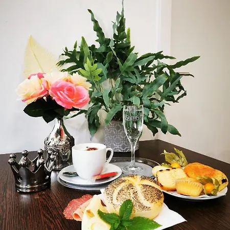 Boutique-hotel Kronenstuben - Unschlagbare Zentrumsnaehe Direkt Am Marstall & Marktplatz - Schloss In 3 Min - Fruehstueck - Langzeitmiete 3*