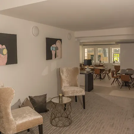 Boutique-hotel Kronenstuben - Unschlagbare Zentrumsnaehe Direkt Am Marstall & Marktplatz - Schloss In 3 Min - Fruehstueck - Langzeitmiete 3*