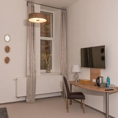 Ξενοδοχείο Boutique-hotel Kronenstuben - Unschlagbare Zentrumsnaehe Direkt Am Marstall & Marktplatz - Schloss In 3 Min - Fruehstueck - Langzeitmiete Λούντβιχσμπουργκ