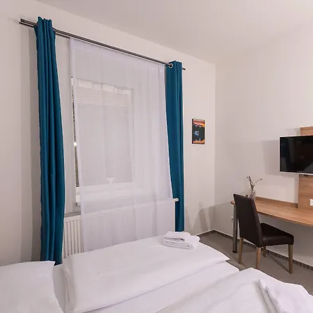 Boutique-hotel Kronenstuben - Unschlagbare Zentrumsnaehe Direkt Am Marstall & Marktplatz - Schloss In 3 Min - Fruehstueck - Langzeitmiete Ξενοδοχείο Λούντβιχσμπουργκ