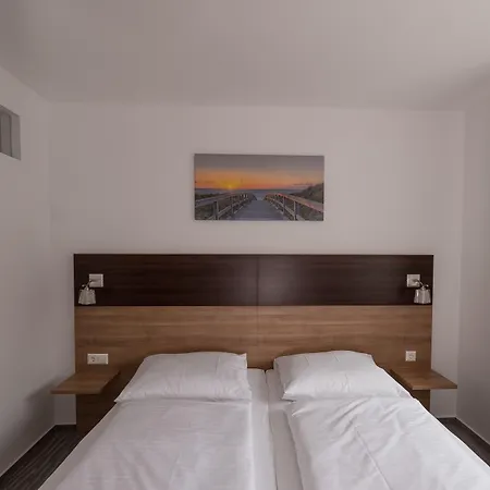 Ξενοδοχείο Boutique-hotel Kronenstuben - Unschlagbare Zentrumsnaehe Direkt Am Marstall & Marktplatz - Schloss In 3 Min - Fruehstueck - Langzeitmiete Λούντβιχσμπουργκ