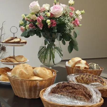 Ξενοδοχείο Boutique-hotel Kronenstuben - Unschlagbare Zentrumsnaehe Direkt Am Marstall & Marktplatz - Schloss In 3 Min - Fruehstueck - Langzeitmiete 3*