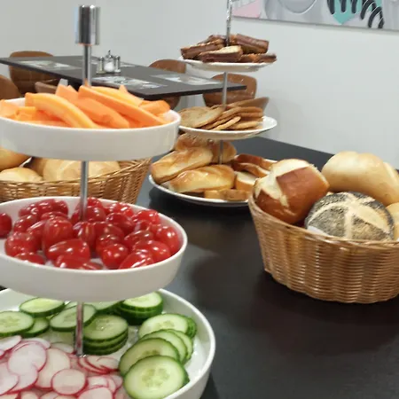 Boutique-hotel Kronenstuben - Unschlagbare Zentrumsnaehe Direkt Am Marstall & Marktplatz - Schloss In 3 Min - Fruehstueck - Langzeitmiete מלון לודוויגסבורג