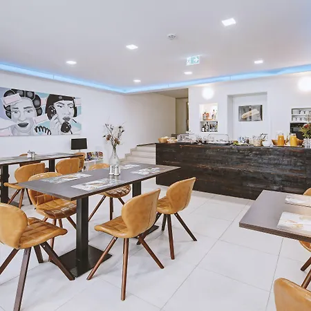 Boutique-hotel Kronenstuben - Unschlagbare Zentrumsnaehe Direkt Am Marstall & Marktplatz - Schloss In 3 Min - Fruehstueck - Langzeitmiete