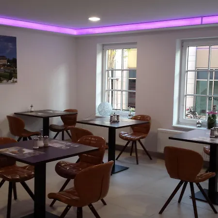 Hotel Boutique-hotel Kronenstuben - Unschlagbare Zentrumsnaehe Direkt Am Marstall & Marktplatz - Schloss In 3 Min - Fruehstueck - Langzeitmiete Ludwigsburg