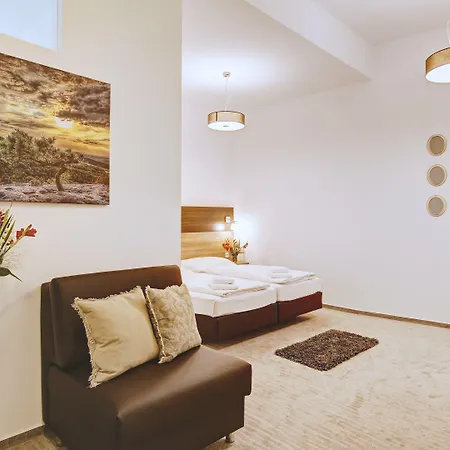 Ξενοδοχείο Boutique-hotel Kronenstuben - Unschlagbare Zentrumsnaehe Direkt Am Marstall & Marktplatz - Schloss In 3 Min - Fruehstueck - Langzeitmiete Λούντβιχσμπουργκ