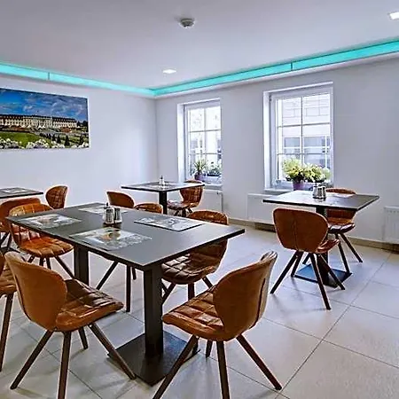 Boutique-hotel Kronenstuben - Unschlagbare Zentrumsnaehe Direkt Am Marstall & Marktplatz - Schloss In 3 Min - Fruehstueck - Langzeitmiete Hotell
