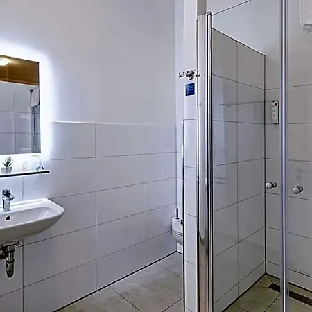 Boutique-hotel Kronenstuben - Unschlagbare Zentrumsnaehe Direkt Am Marstall & Marktplatz - Schloss In 3 Min - Fruehstueck - Langzeitmiete 3*