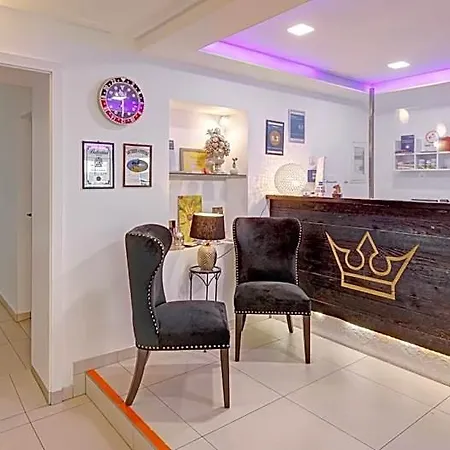 Boutique-hotel Kronenstuben - Unschlagbare Zentrumsnaehe Direkt Am Marstall & Marktplatz - Schloss In 3 Min - Fruehstueck - Langzeitmiete Hotell Ludwigsburg