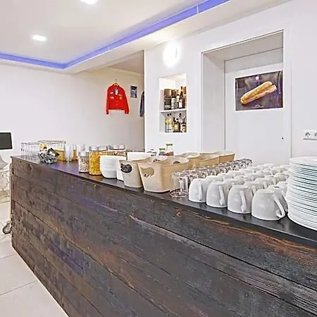 Hotell Boutique-hotel Kronenstuben - Unschlagbare Zentrumsnaehe Direkt Am Marstall & Marktplatz - Schloss In 3 Min - Fruehstueck - Langzeitmiete Ludwigsburg