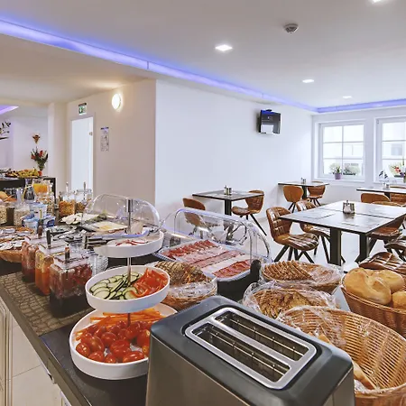 Boutique-hotel Kronenstuben - Unschlagbare Zentrumsnaehe Direkt Am Marstall & Marktplatz - Schloss In 3 Min - Fruehstueck - Langzeitmiete Ξενοδοχείο 3*