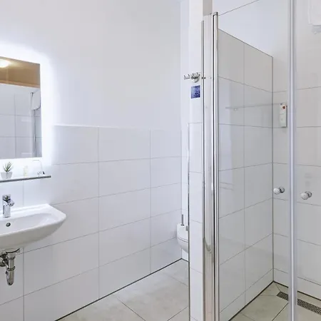 Boutique-hotel Kronenstuben - Unschlagbare Zentrumsnaehe Direkt Am Marstall & Marktplatz - Schloss In 3 Min - Fruehstueck - Langzeitmiete לודוויגסבורג
