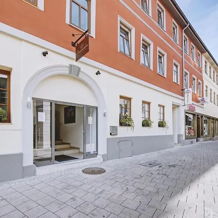 מלון Boutique-hotel Kronenstuben - Unschlagbare Zentrumsnaehe Direkt Am Marstall & Marktplatz - Schloss In 3 Min - Fruehstueck - Langzeitmiete לודוויגסבורג