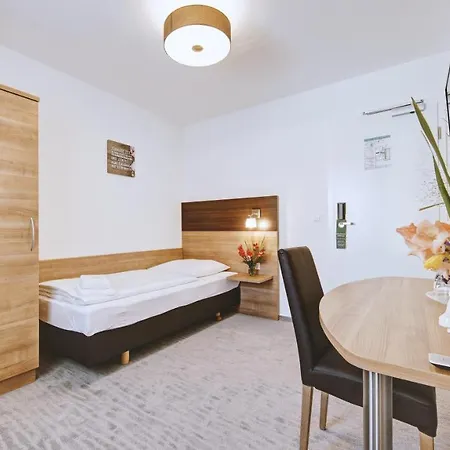 מלון Boutique-hotel Kronenstuben 3*