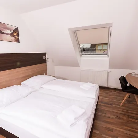 Boutique-hotel Kronenstuben - Unschlagbare Zentrumsnaehe Direkt Am Marstall & Marktplatz - Schloss In 3 Min - Fruehstueck - Langzeitmiete