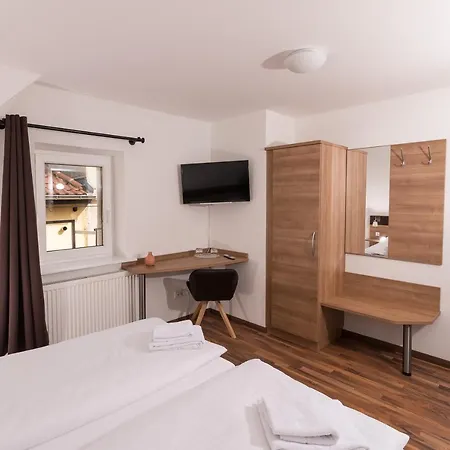 Boutique-hotel Kronenstuben - Unschlagbare Zentrumsnaehe Direkt Am Marstall & Marktplatz - Schloss In 3 Min - Fruehstueck - Langzeitmiete Ludwigsburg