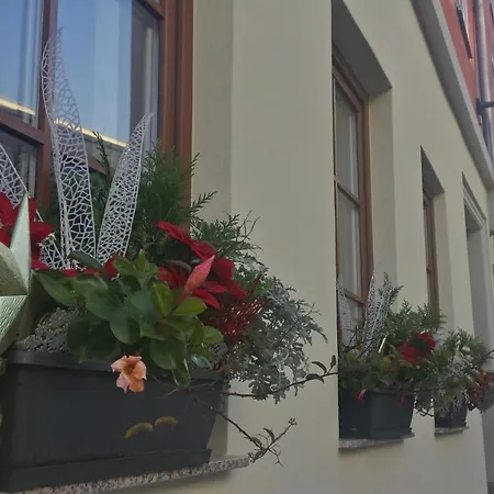 Boutique-hotel Kronenstuben - Unschlagbare Zentrumsnaehe Direkt Am Marstall & Marktplatz - Schloss In 3 Min - Fruehstueck - Langzeitmiete 3* Ludwigsburg